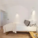 Studio Hideaway I - Peaceful Urban Escape